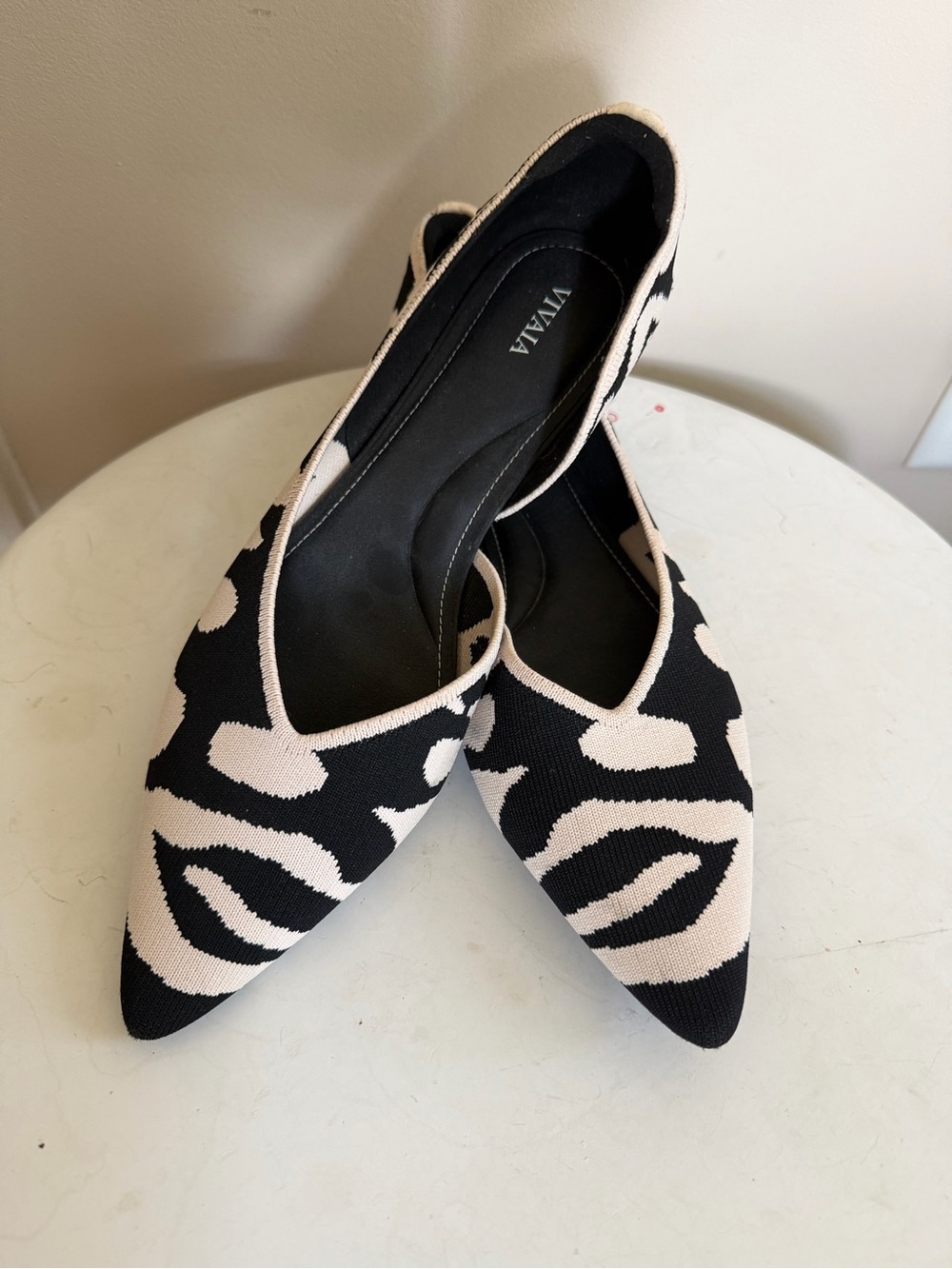 Vivaia Melia 2.0 pointed toe flats shoes ecru tiger print-Size 43